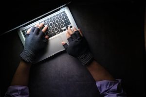 digital theft shadow — Fotó: Towfiqu barbhuiya / Pexels