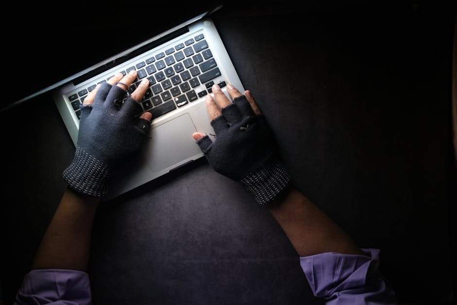 digital theft shadow — Fotó: Towfiqu barbhuiya / Pexels